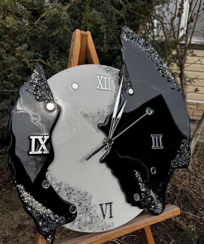 Handmade black and white resin wall clock with crystal stone border