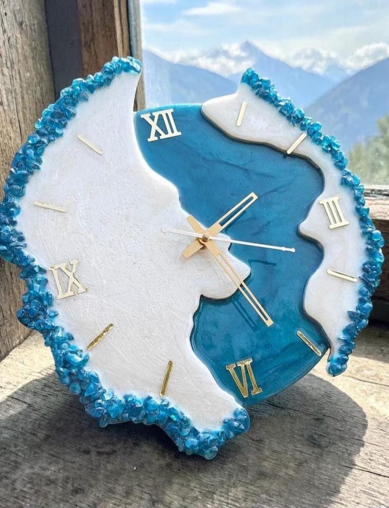 Modern designer blue crystal resin wall clock